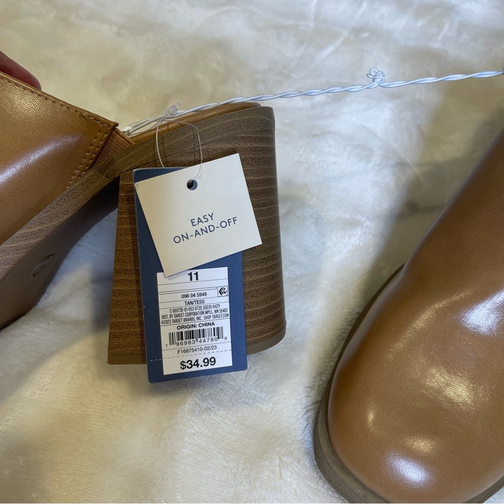 Universal Thread Tan Mules - Picture 14 of 16